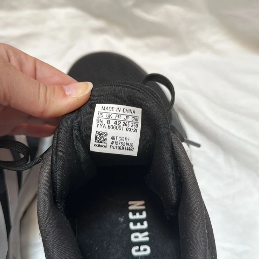 Women’s Adidas Black and White Sneakers Solar Glide ST. Size 9.5 - Picture 6 of 13